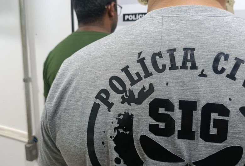 Homem simula roubo de carga de mel e é indiciado