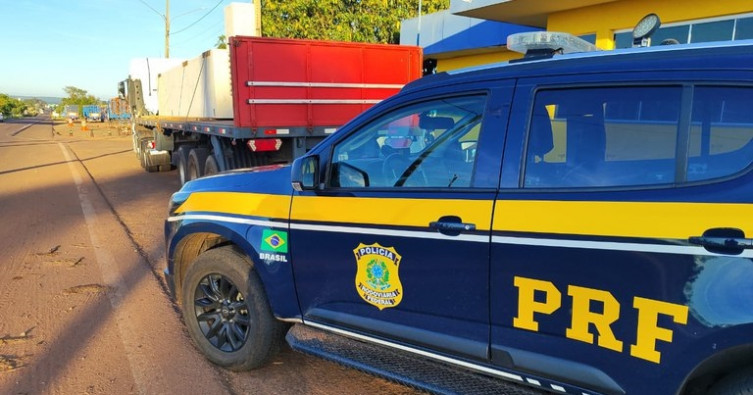 PRF apreende reboque adulterado durante fiscalização na BR-262