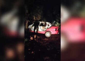 Corpo é encontrado carbonizado dentro de carro em estrada rural Corpo é encontrado carbonizado dentro de carro em estrada rural