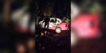 Corpo é encontrado carbonizado dentro de carro em estrada rural