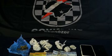 Suspeito de comandar ponto de venda de droga é preso