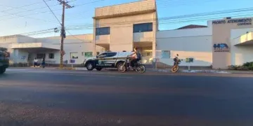 Motociclista morre após colisão com carro conduzido por motorista sem habilitação