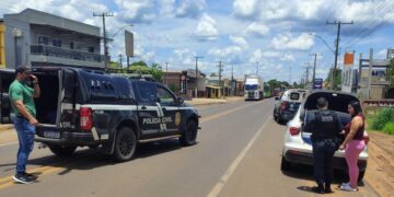 Suspeito de tentar matar companheira é preso após cerco policial