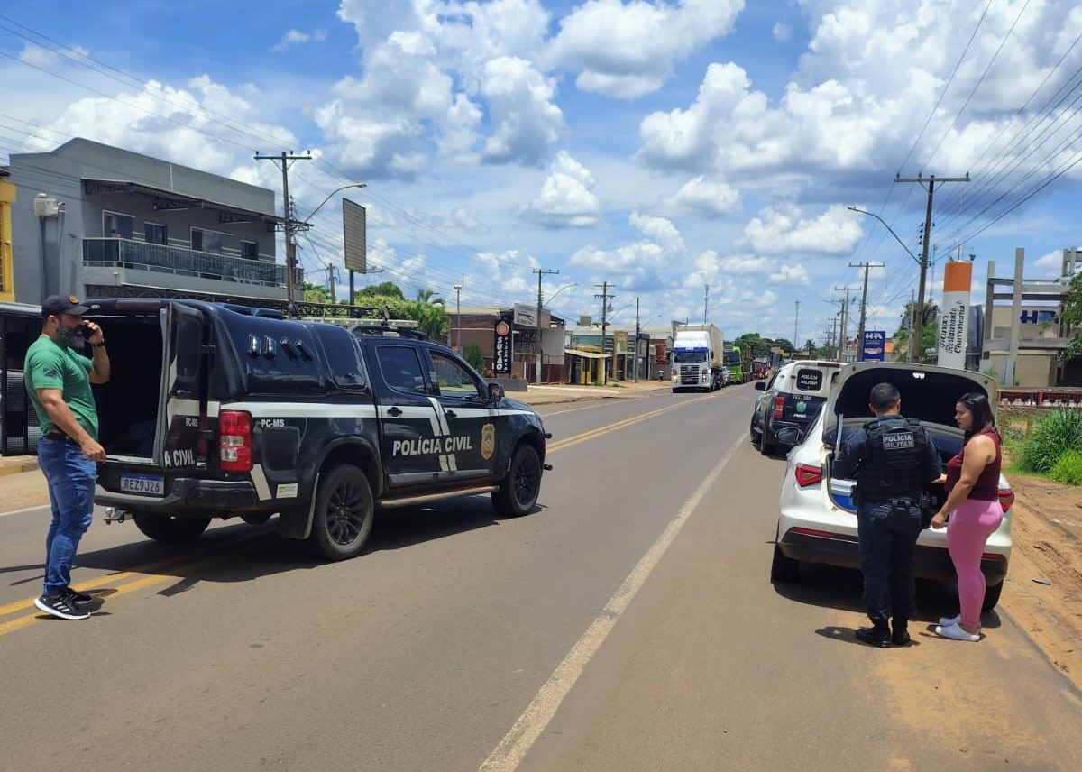 Suspeito de tentar matar companheira é preso após cerco policial