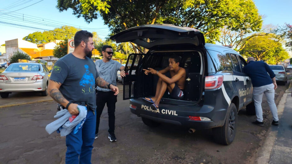 Homem com histórico de furtos volta a ser preso poucos dias após ganhar liberdade