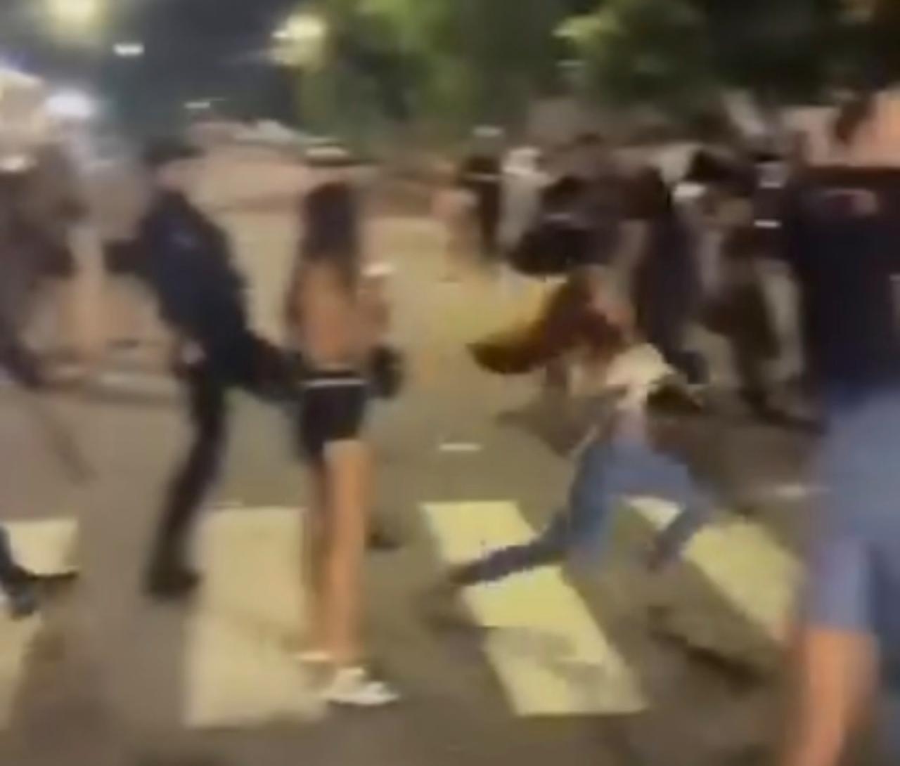 Vídeo flagra PM chutando jovem durante Carnaval em Campo Grande; Corregedoria apura caso