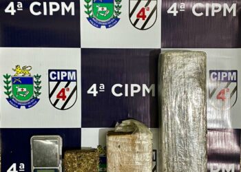 Homem é preso ao tentar descartar mais de 1 quilo de maconha