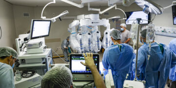 Cassems inaugura telecirurgia com o robô cirurgião mais moderno do mundo