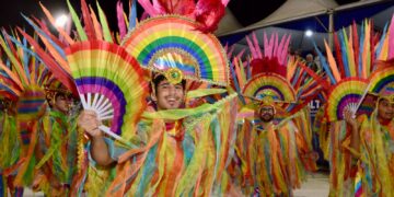 Acompanhe a programação da primeira noite de desfiles das escolas de samba