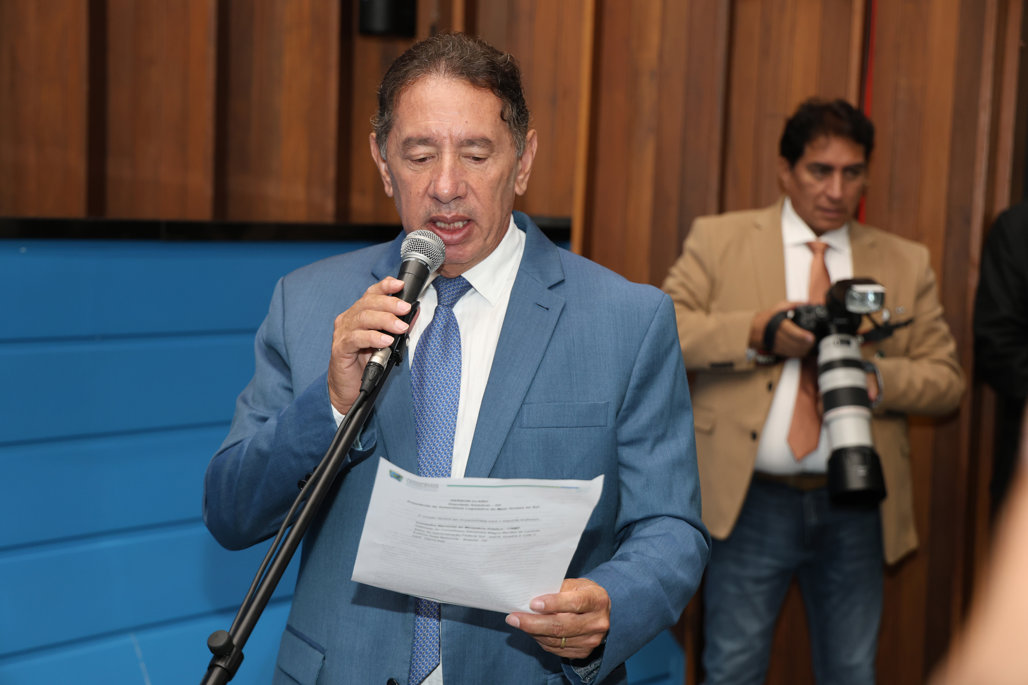 Gerson Claro presta homenagem a Alexandre Magno no CNMP