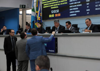 Vereadores votam projetos sobre transparência e trânsito nesta quinta-feira