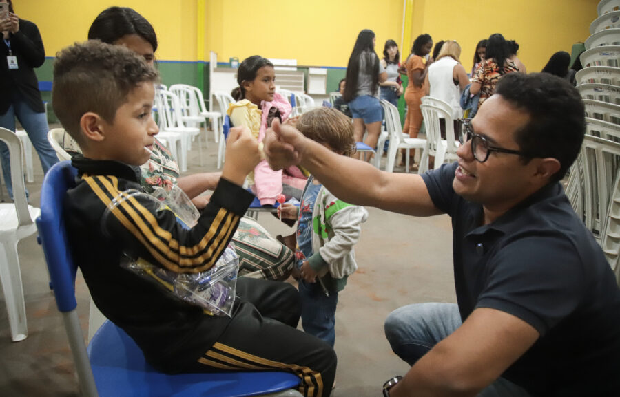 Presidente Papy entrega mais de 130 kits escolares a crianças na região do Jd. Itamaracá