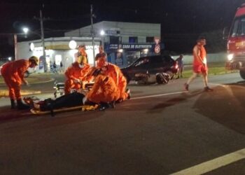 Criança fica gravemente ferida após acidente entre moto e bicicleta elétrica Criança fica gravemente ferida após acidente entre moto e bicicleta elétrica