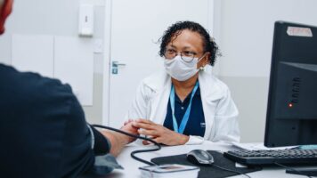 Prefeitura convoca novos médicos para atendimento na rede municipal de saúde