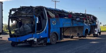 Tragédia na BR-153: ônibus com trabalhadores rurais tomba e deixa ao menos 8 mortos e 45 feridos