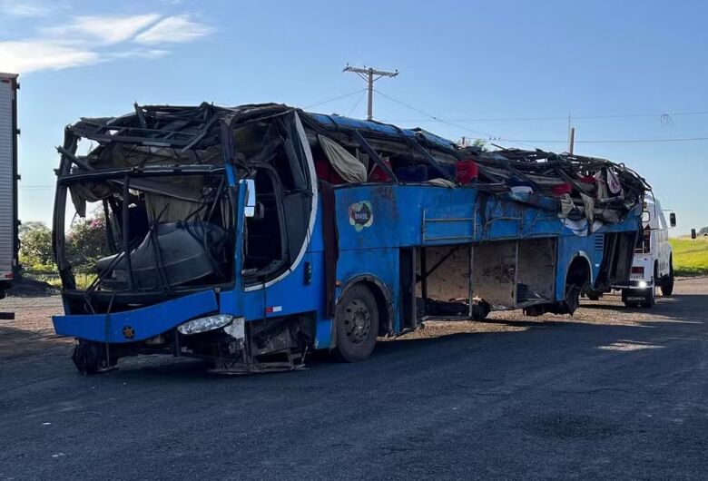 Tragédia na BR-153: ônibus com trabalhadores rurais tomba e deixa ao menos 8 mortos e 45 feridos