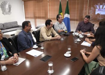 Gestão estadual investe em hospitais e vacinação para ampliar atendimento