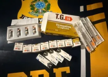 Celulares e medicamentos são apreendidos pela PRF Celulares e medicamentos são apreendidos pela PRF