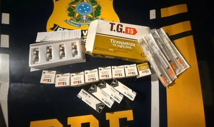 Celulares e medicamentos são apreendidos pela PRF