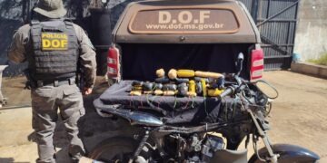 Homem é detido com haxixe escondido em moto