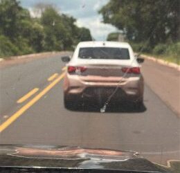 Motoristas clandestinos são flagrados transportando turistas e estrangeiros