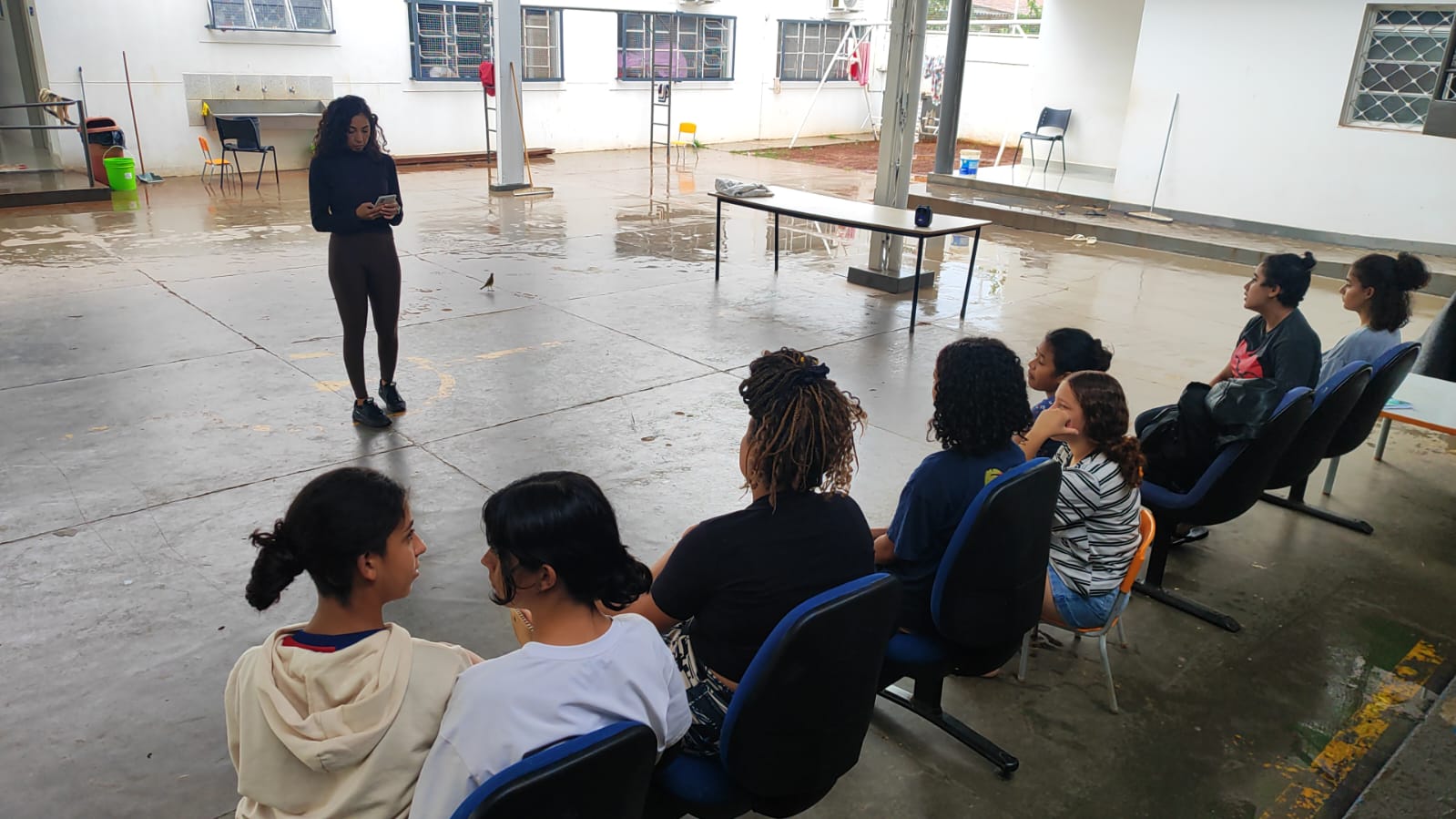 Dança Ê promove inclusão com hip hop em unidades de acolhimento 