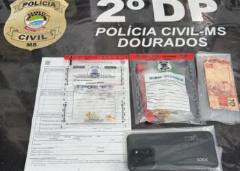 Jovem é preso com crack e confessa tráfico em ponto de venda