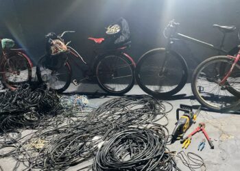 Quadrilha é presa por furtar fios da rede pública e abastecer esquema de receptação Quadrilha é presa por furtar fios da rede pública e abastecer esquema de receptação