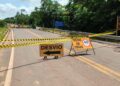 Governo alerta para rotas alternativas após ponte cair na MS-080; parte de carreta caiu no Rio