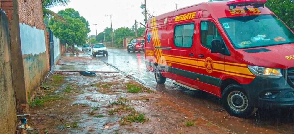 Homem é morto a tiros enquanto estava na varanda de casa