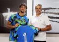 Aos 16 anos, Bruninho Samudio assina primeiro contrato profissional com o Botafogo