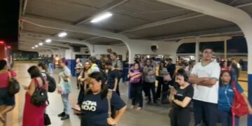 Irregularidade de horários no busão faz passageiros levarem quase três horas para chegar em casa