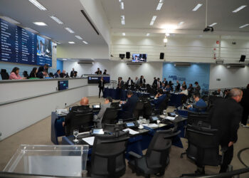 Derrubada de veto na Câmara beneficia mutuários de programas habitacionais