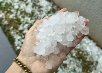 Temporal com granizo surpreende moradores em Chapadão do Sul
