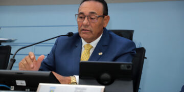 Em sessão inaugural da Câmara, Carlão destaca infraestrutura e saúde: “União de forças é o caminho”