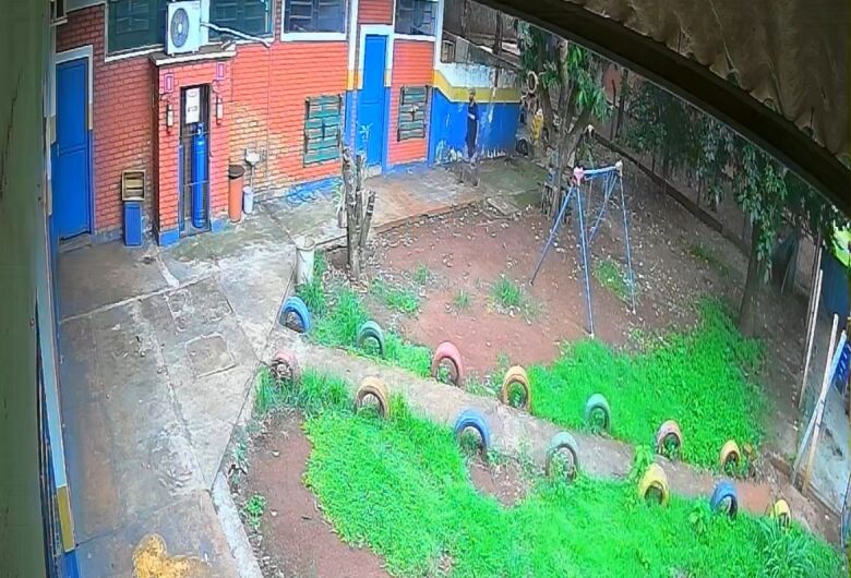 Vandalismo repugnante: homem invade creche, furta e defeca em escola infantil