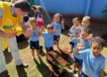 Crianças transformam a escola em um pomar urbano e aprendem a cuidar da natureza