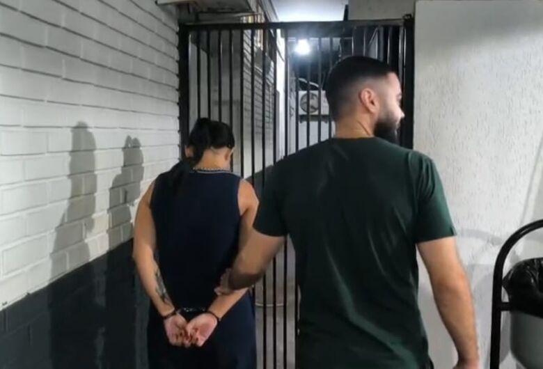 Mulher é presa em flagrante ao tentar aplicar novo golpe do falso consórcio