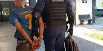 Foragido, ‘Favelinha’ é preso com fios furtados