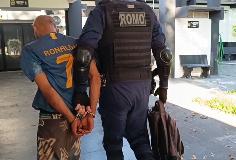 Foragido, ‘Favelinha’ é preso com fios furtados