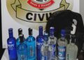 Criminosos invadem comércio, furtam bebidas e um acaba preso