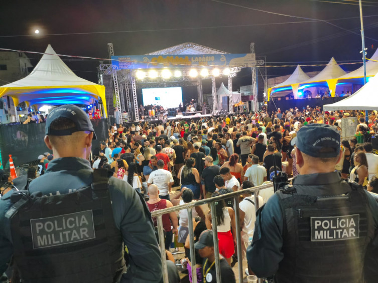 Homem é preso após tocar partes íntimas de mulher durante Carnaval