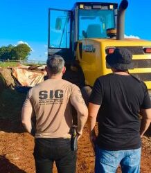 Pá carregadeira furtada avaliada em R$ 685 mil é recuperada