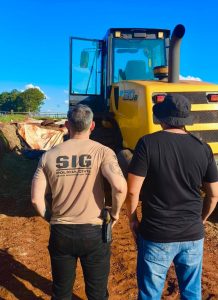 Pá carregadeira furtada avaliada em R$ 685 mil é recuperada