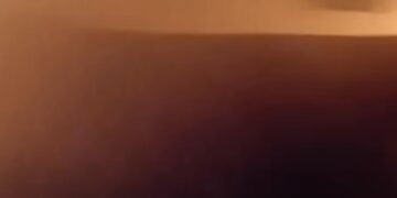 Criança de 7 anos é resgatada em meio a chamas após padrasto atear fogo em casa