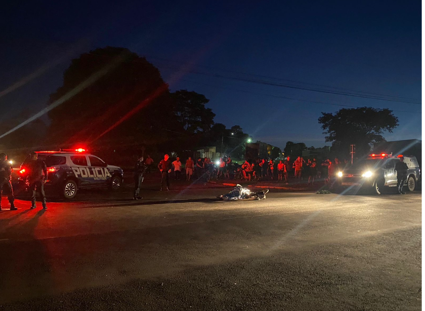 Ciclista morre após ser atingido por caminhão