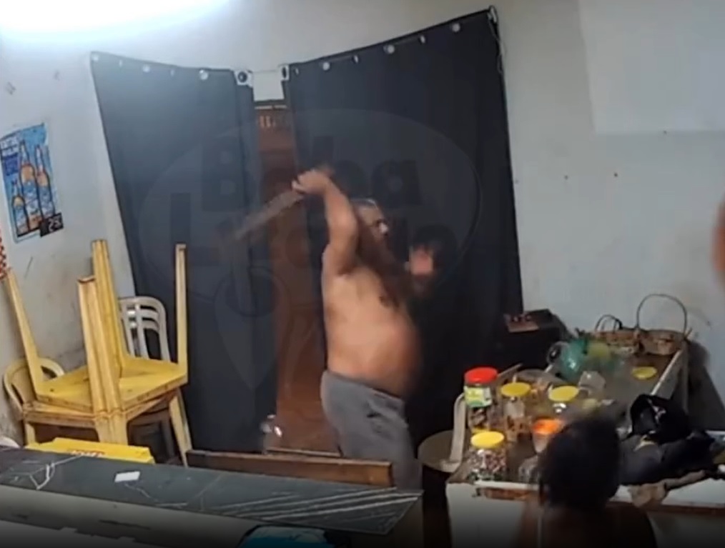 Deu ruim: ladrao é flagrado tentando furtar conveniência e toma uma coça de “diálogo”