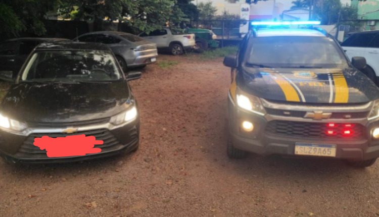 Cabeleireira é presa com carro furtado de São Paulo