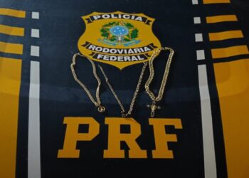 Mulher é presa com joias furtadas escondidas em tênis na BR-262