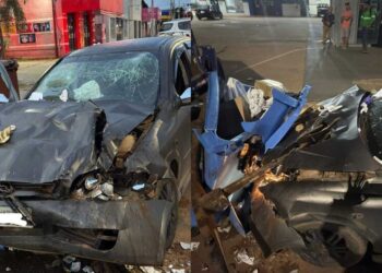 Carro bate em caminhão de lixo e deixa quatro feridos Carro bate em caminhão de lixo e deixa quatro feridos